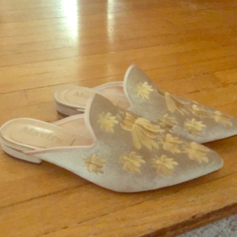 Mavirs slide on mules